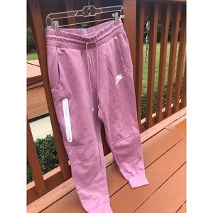 Nike Cropped Sweatpants